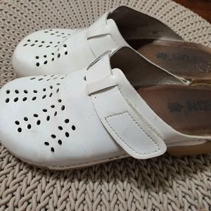 White leather clogs - Europe 39